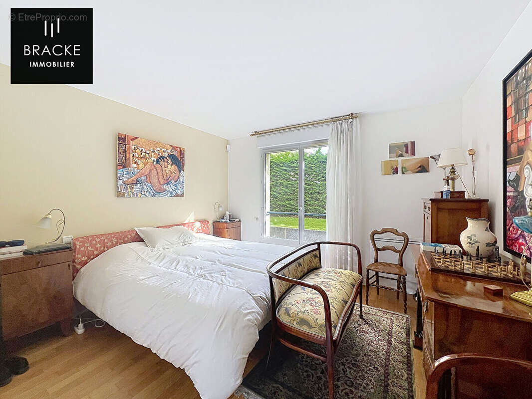 Appartement à LA GARENNE-COLOMBES