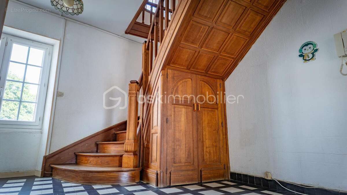 Surprenante maison de caractère à rafraîchir pour un projet familial ou professionnel - photo 9