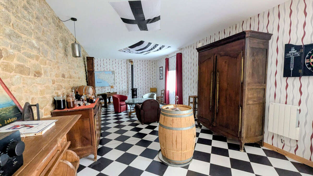 A VENDRE Maison pierres de 274 m²  - Terrain 9795 m²  - CHERRUEIX - photo 8