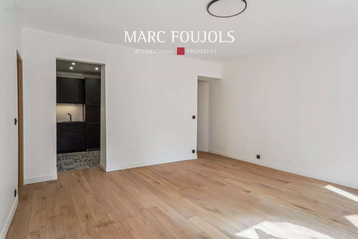 Appartement à PARIS-18E