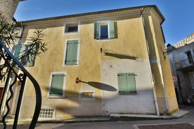 Appartement à PEYRUIS