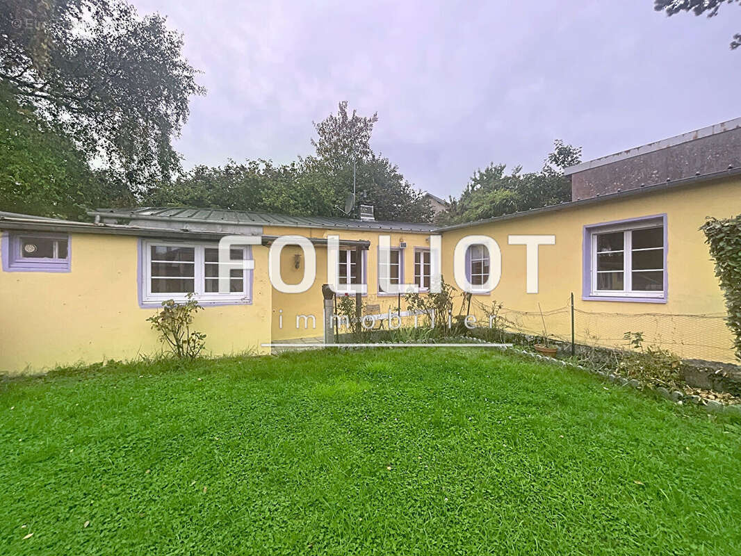 Maison à DONVILLE-LES-BAINS