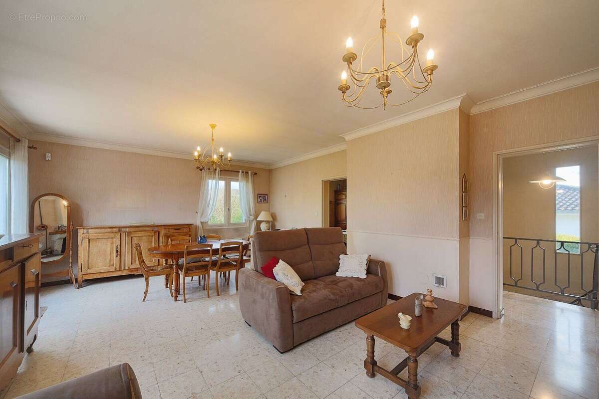 Lauzerte - Une adresse stratégique aux multiples possibles, entre projet professionnel et maison de famille - photo 11