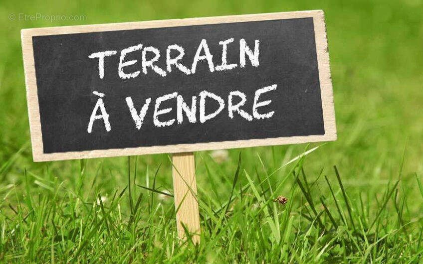 Terrain à JANAILHAC