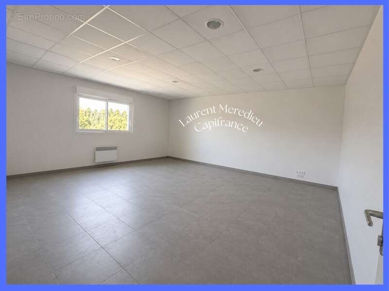 Local d'activités de 570 m² – Entrepôts, bureaux et possibilité de division en 2 lots indépendants - photo 6