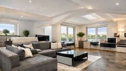 Commerce à NANTERRE