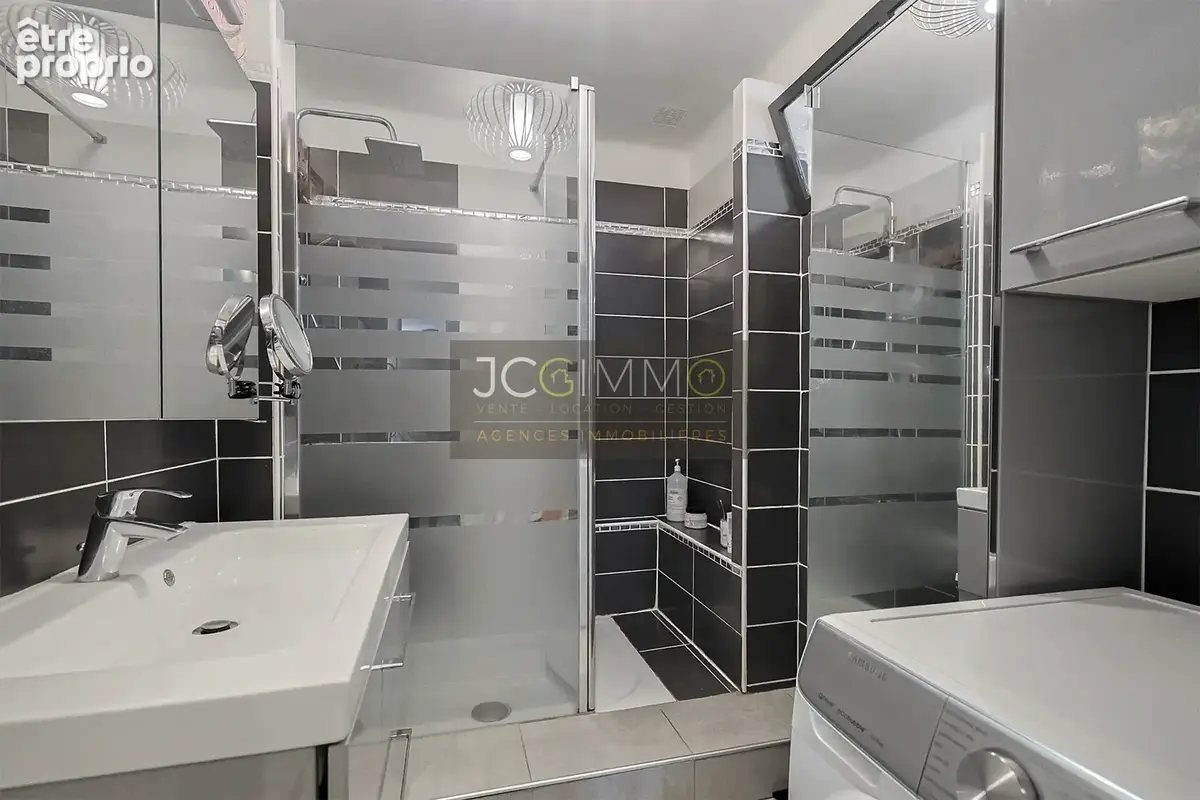 Maison composée de 3 appartements au Cap Brun - photo 23
