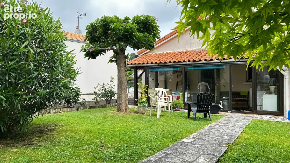 Maison à BESSINES