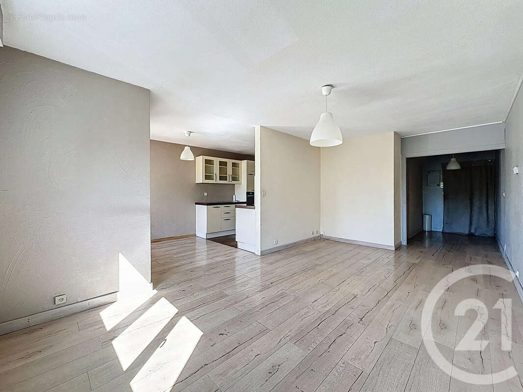 Appartement à DECINES-CHARPIEU