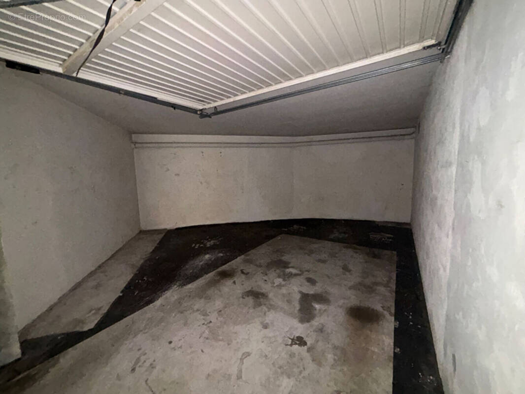 Autre à SAINT-LAURENT-DU-VAR