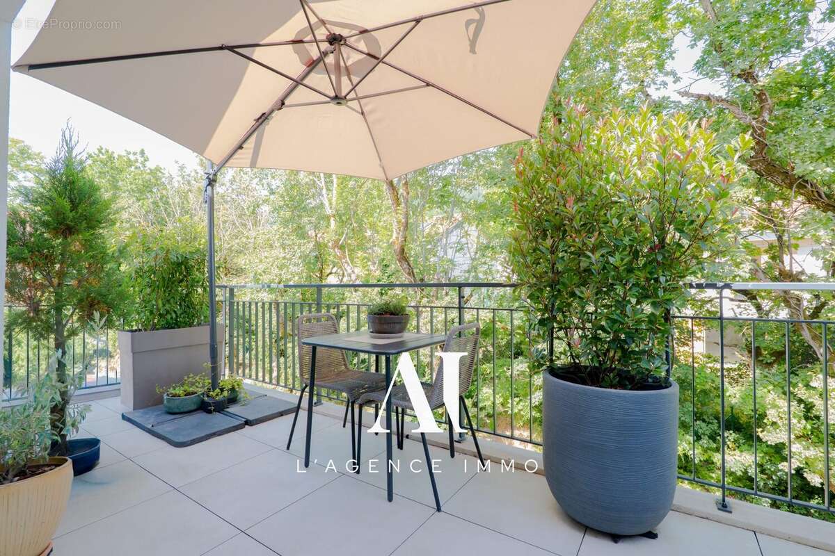 Appartement à ECHENEVEX