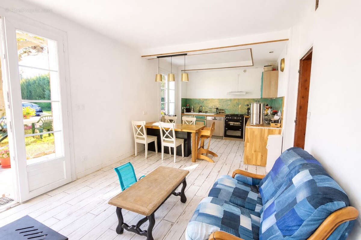 Maison à JONQUIERES