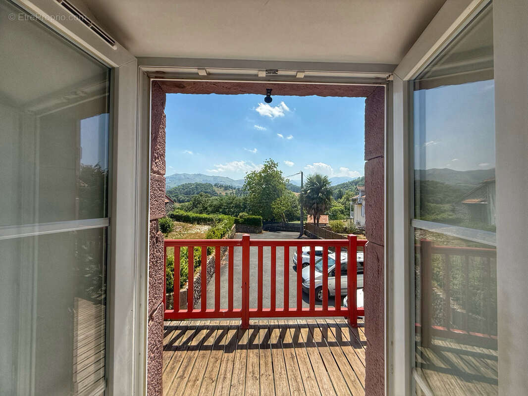 Appartement T3 avec balcon et place de parking - photo 6