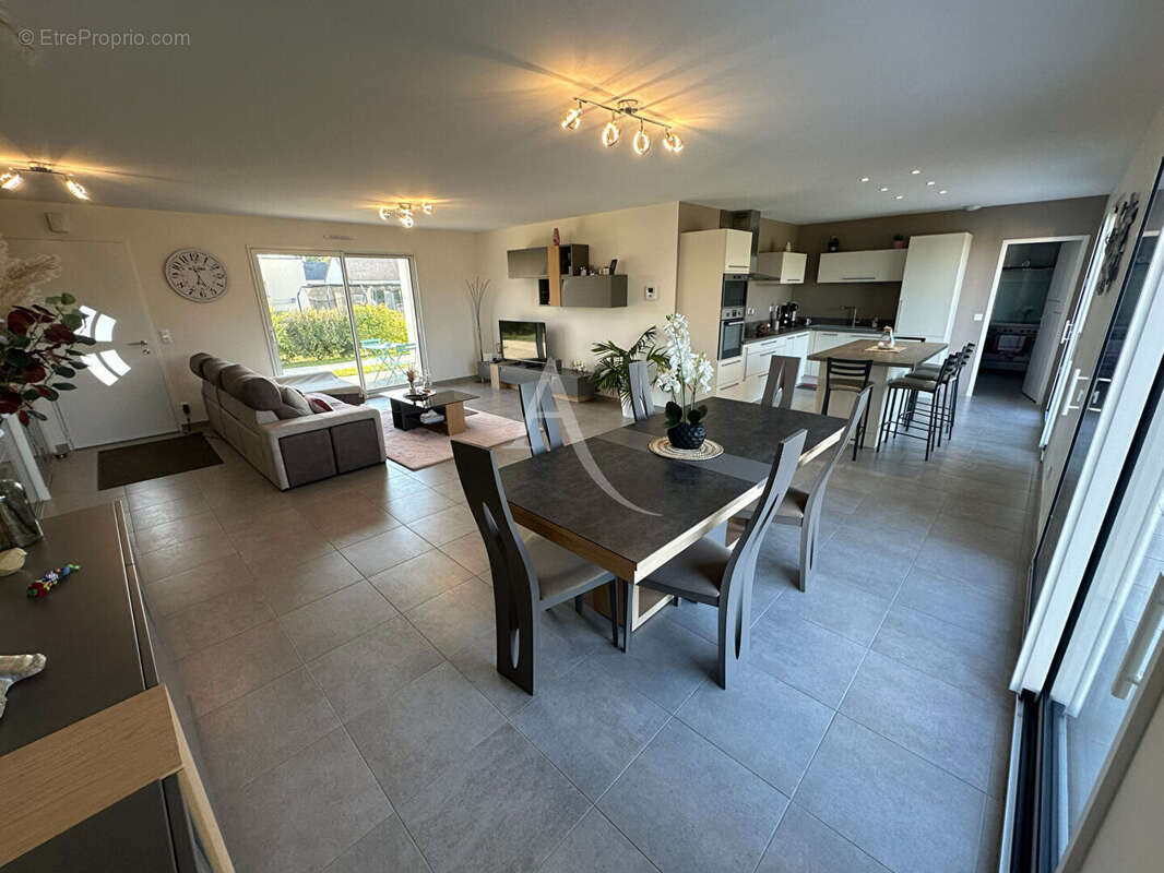 Maison à LES MONTILS