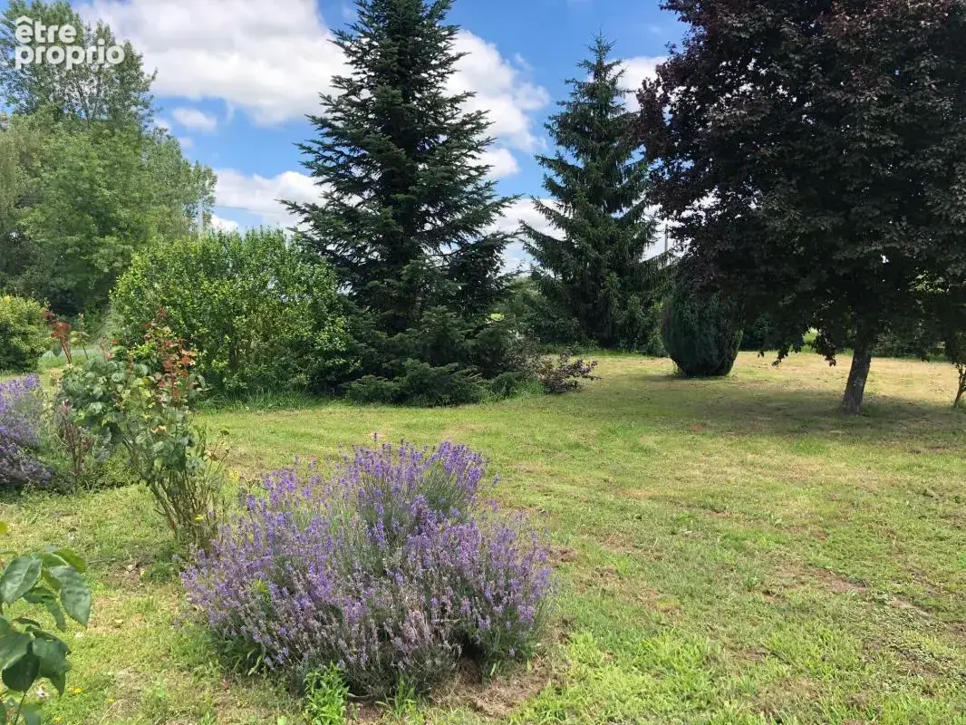 Terrain à SAINT-LOUBES