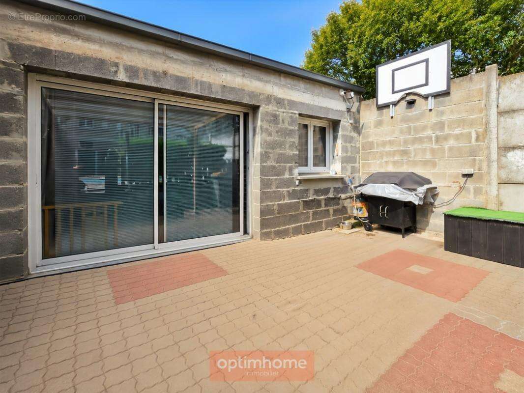 Maison de ville de 146 m² – 4 chambres – bureau – cour et jardin - photo 25