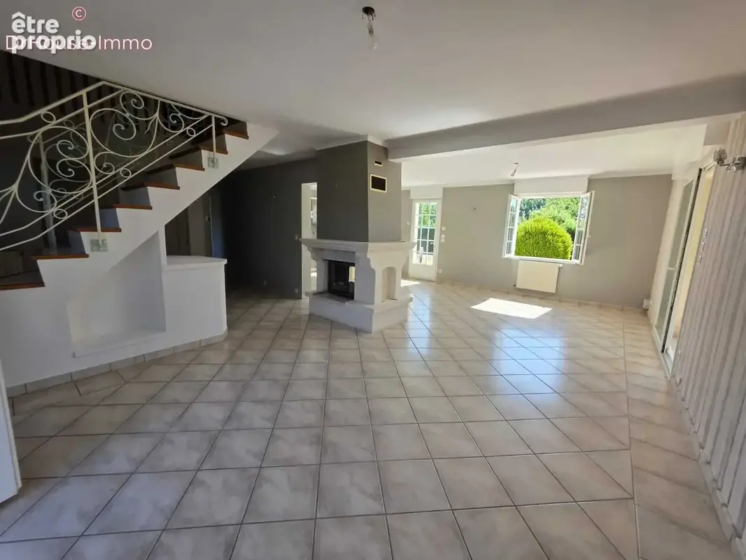 Maison 6 pièces 160 m² à vendre à Savonnieres (37510) - photo 3