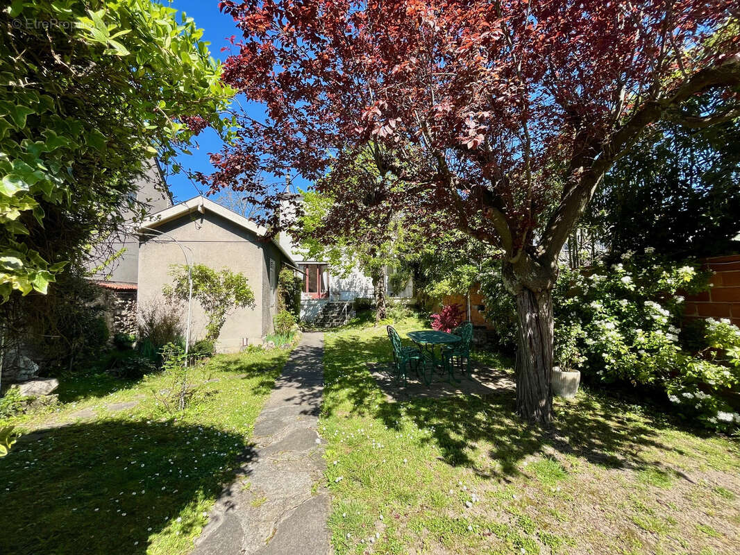 Maison à SAINT-MAUR-DES-FOSSES