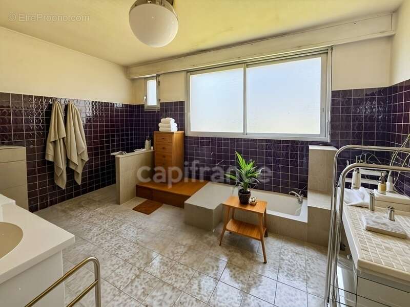 Maison à LE RELECQ-KERHUON