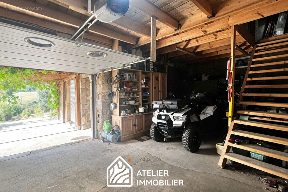 À VENDRE - MAISON - 8 pièces - 153m2 - photo 16