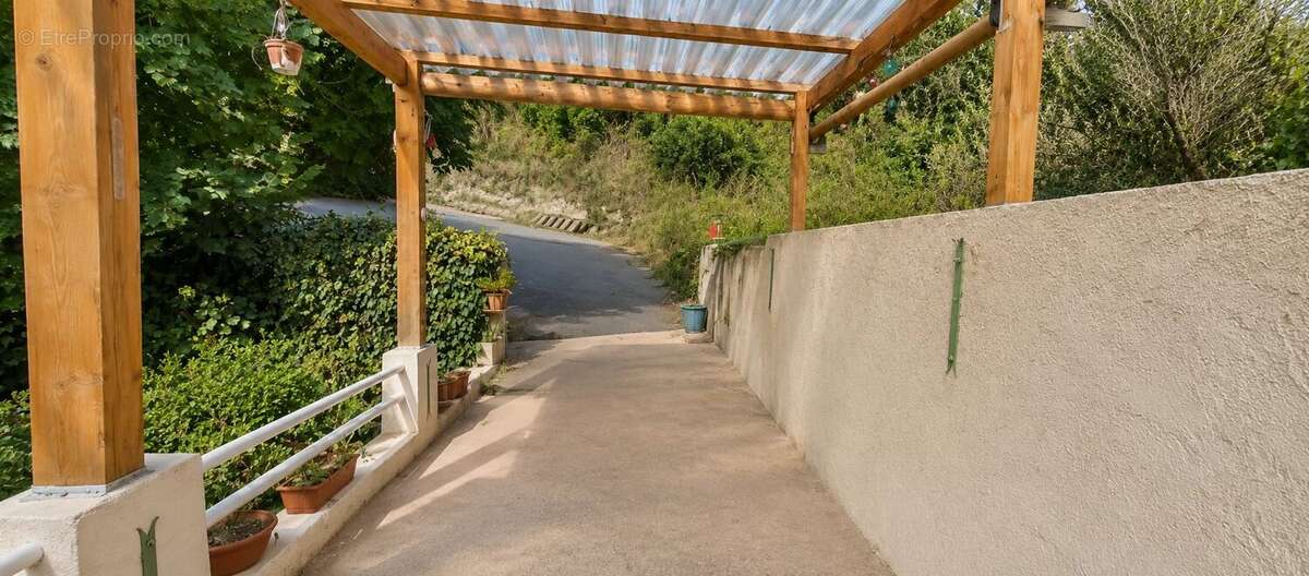 -vend-appartement-3p-aspremont- - photo 3