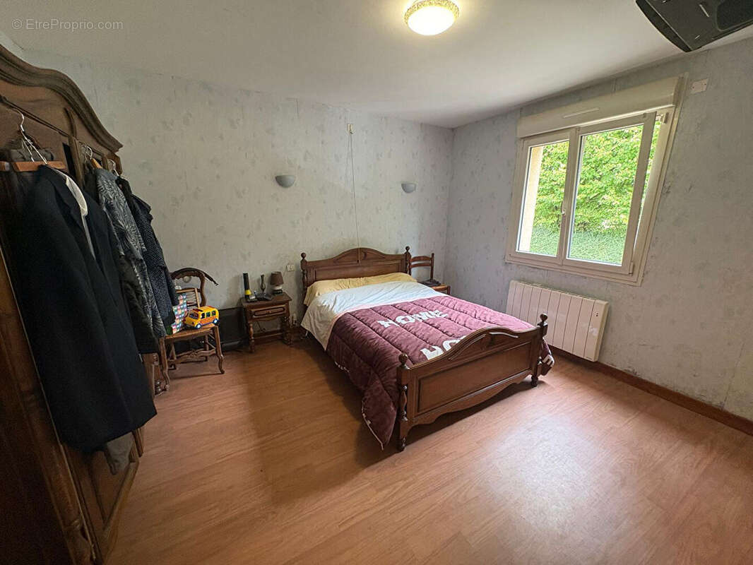 Maison à SAINT-DENIS-DE-GASTINES