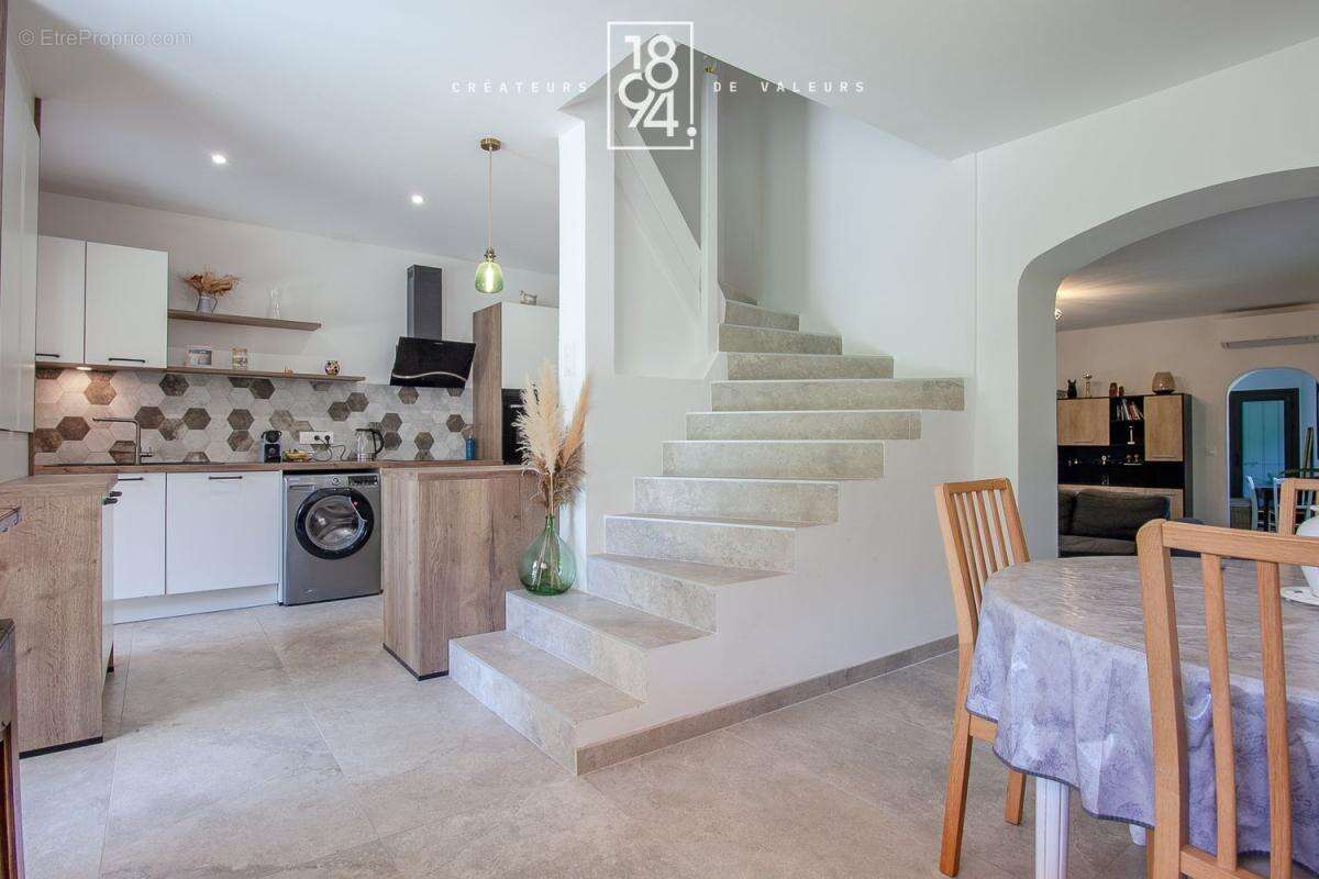Maison avec jardin et garage, 2 chambres et un bureau à Cabries - photo 2