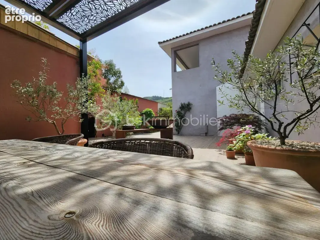Villa contemporaine et local professionnel - photo 3
