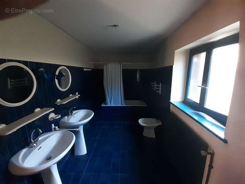Appartement à PANISSIERES