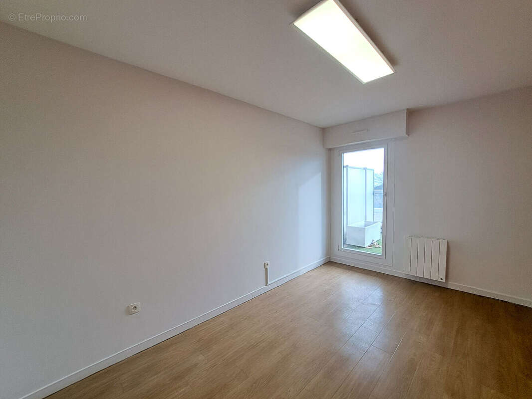 Appartement T3 64 m² avec terrasse et garage - usage professionnel - photo 5