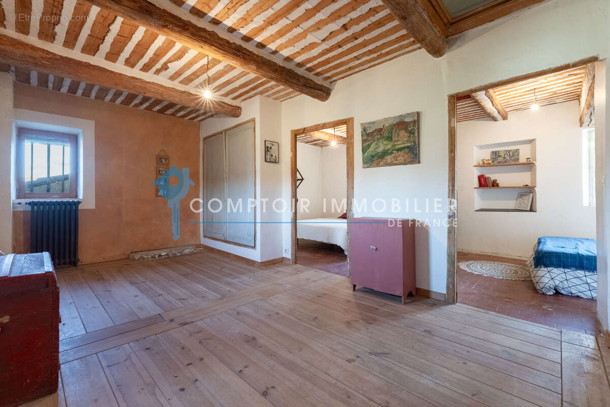 Maison à ROBION