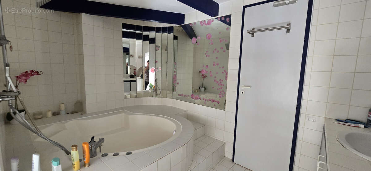 Maison à MONTPEYROUX