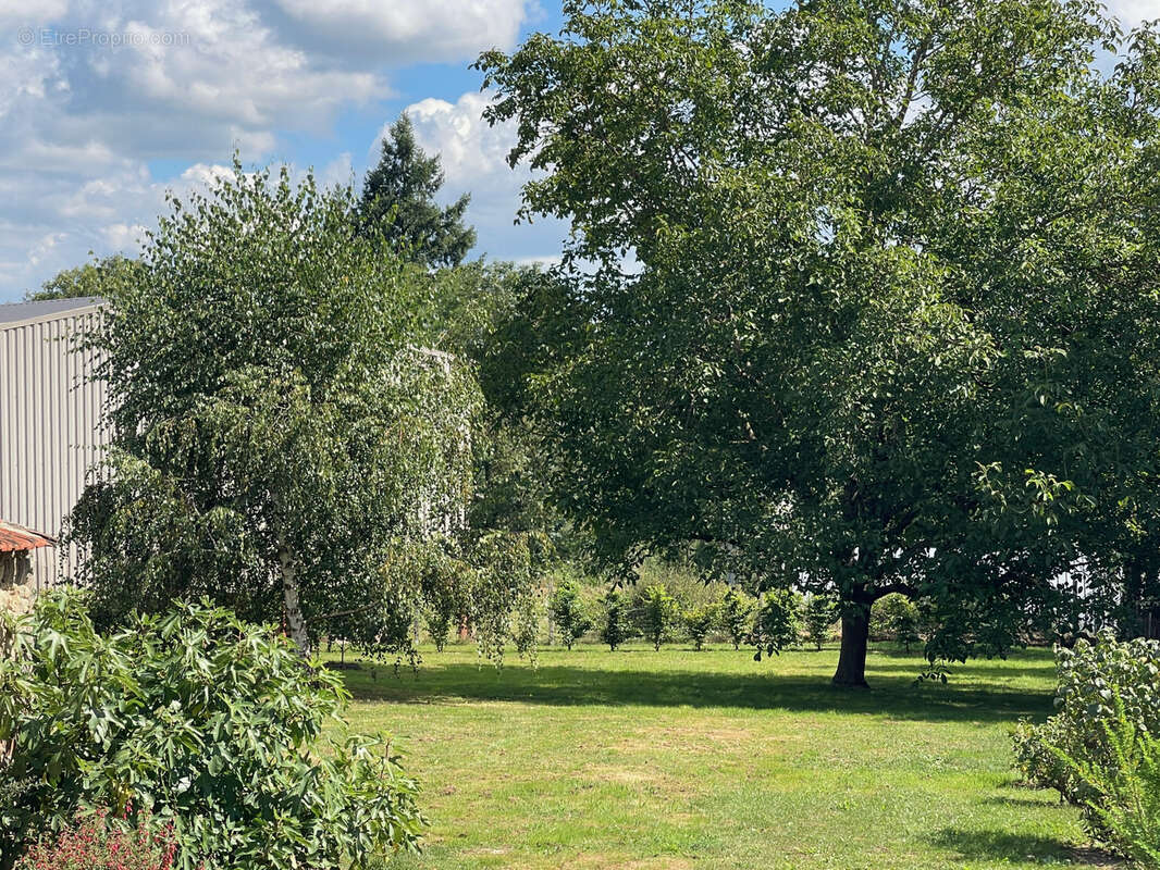 Maison à SAINT-MARCEL-EN-MARCILLAT