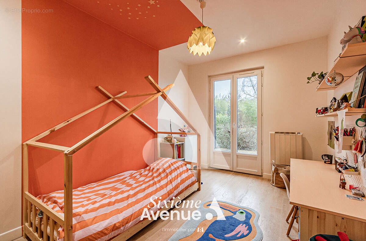 EXCLUSIVITÉ - Maison clé en main à proximité immédiate de l'école - CHAZAY-D'AZERGUES - photo 7