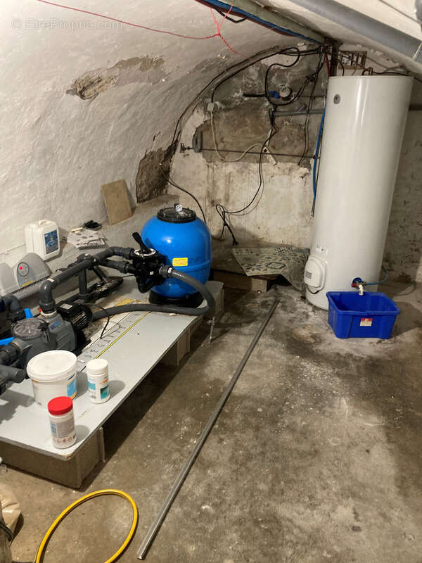 Axe Carcassonne Limoux, dans village, maison avec jardin, 4 chambres,  garage, et piscine intérieure. - photo 14