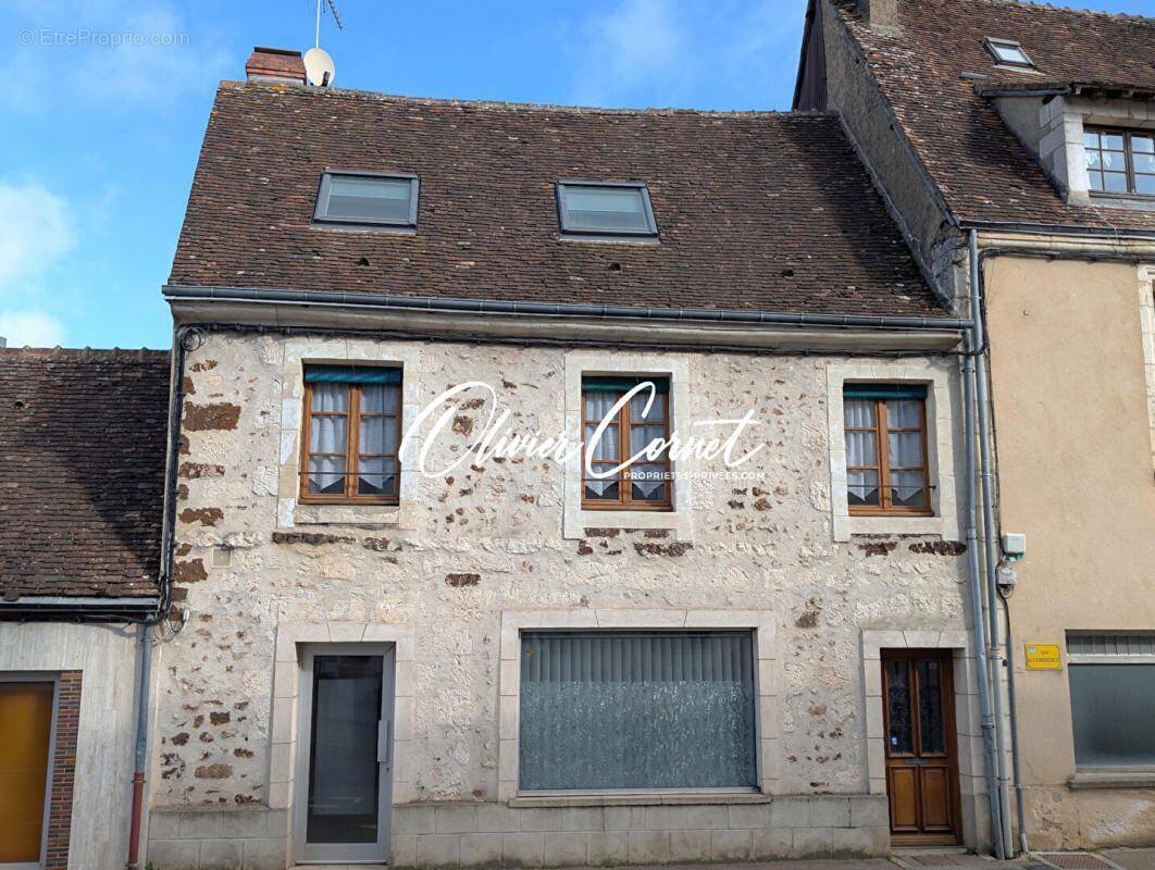 Maison à THIRON-GARDAIS