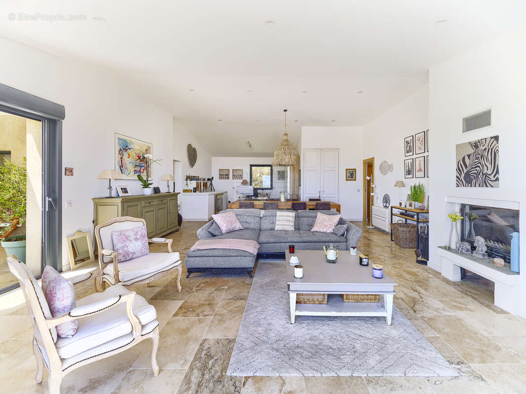 Superbe propriété - 223m2 - Vue panoramique mer - Tourrettes-sur-Loup - photo 5