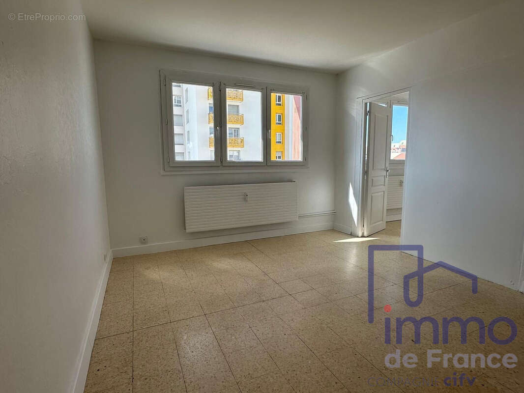 Appartement à SAINT-ETIENNE