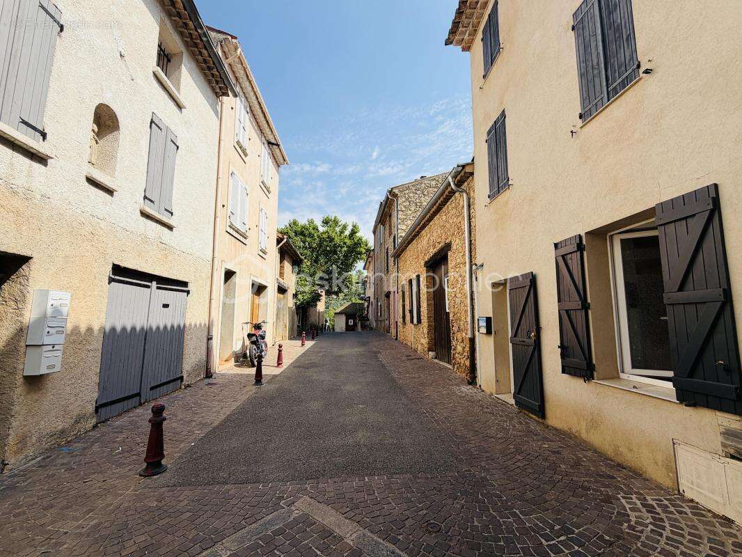 Dpt var (83) : village provençal - t2 lumineux - rdc - centre ville - photo 5