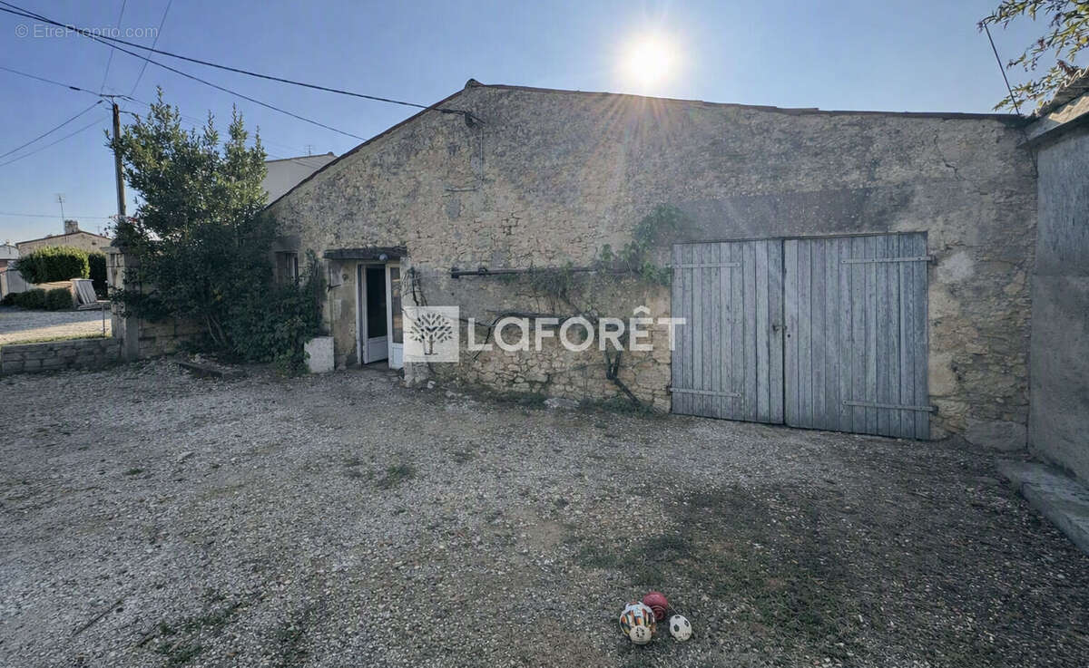 Maison Saint Just Luzac 5 pièces - photo 13