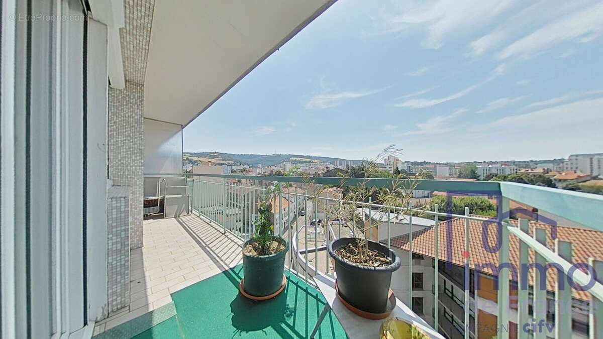 Appartement 69 m² à Saint-Etienne  - photo 7