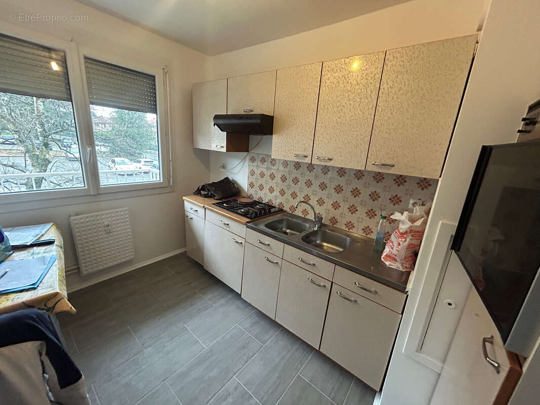 Appartement à DECINES-CHARPIEU