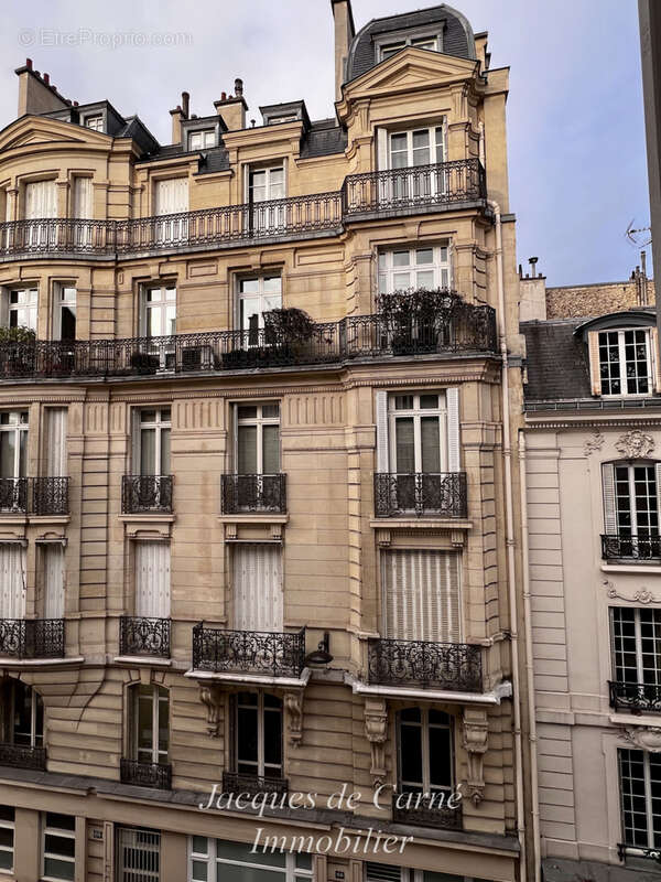 Appartement à PARIS-7E
