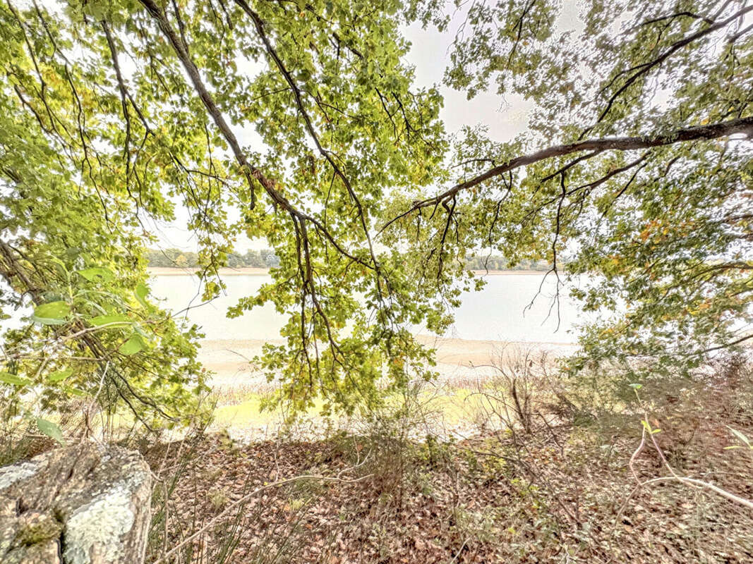 Terrain à POUCHARRAMET