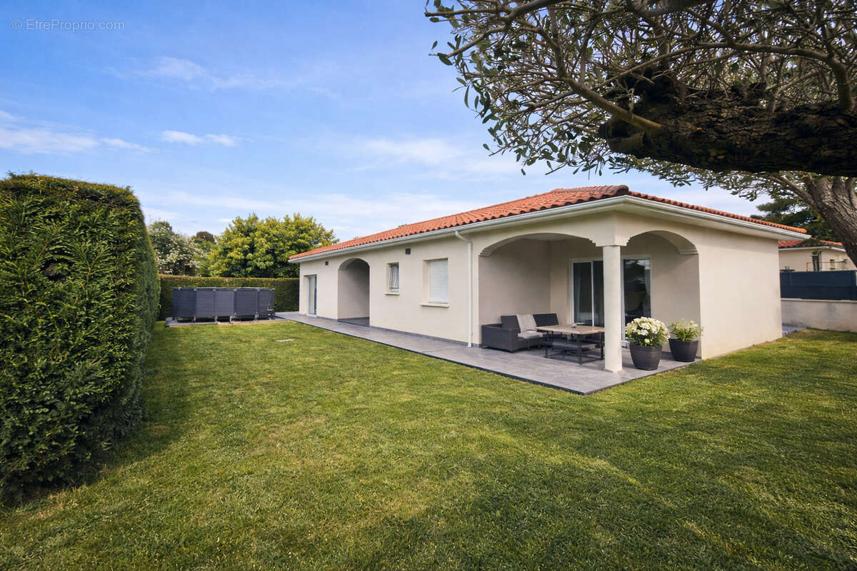 Maison à AGNIN