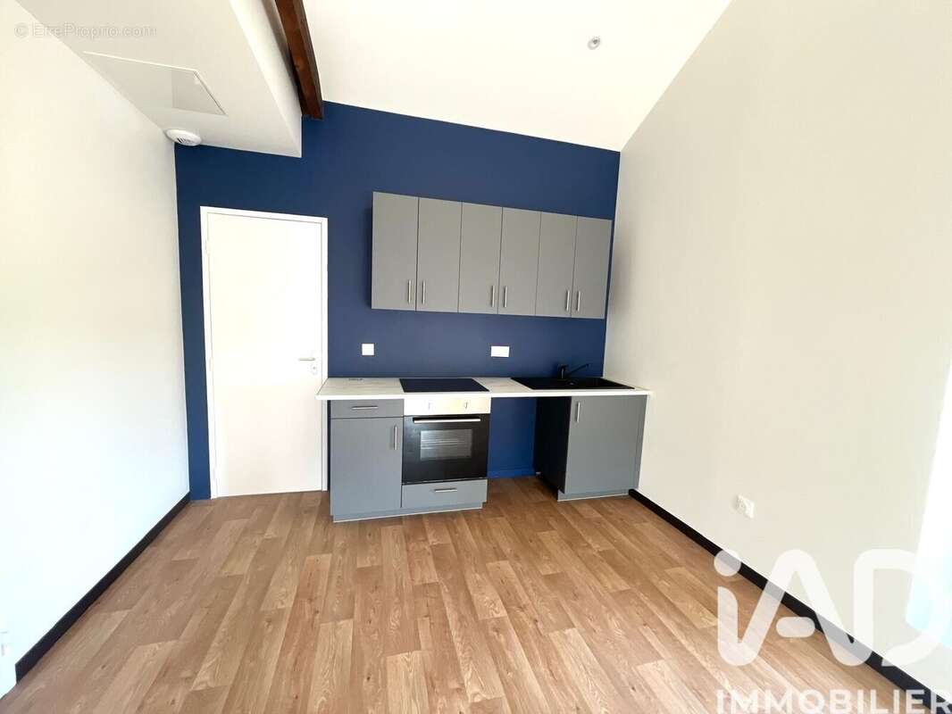 Photo 2 - Appartement à SAINT-JUST-SAINT-RAMBERT