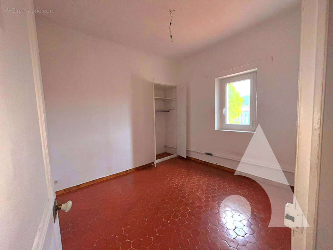 Appartement à SALERNES