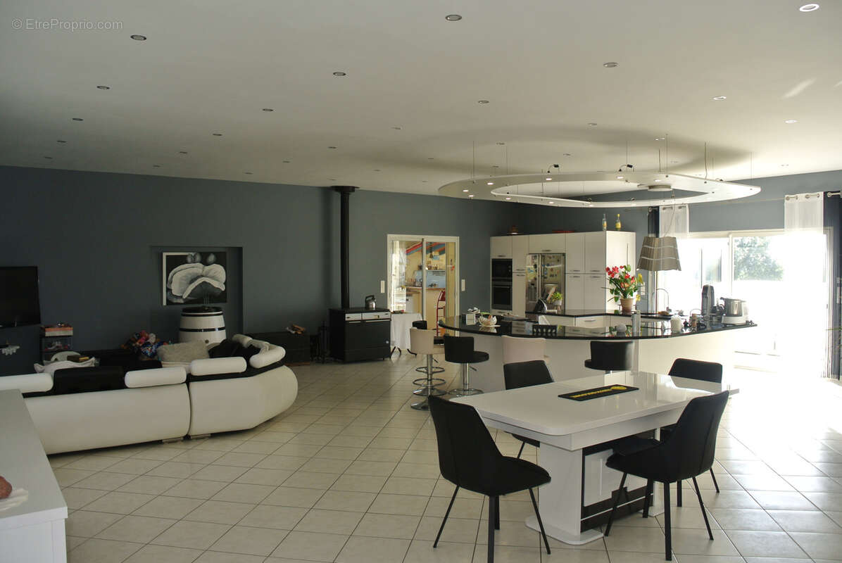 Maison à MAUVEZIN-SUR-GUPIE