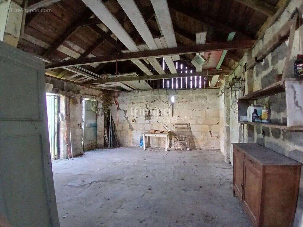 Maison à AMBARES-ET-LAGRAVE