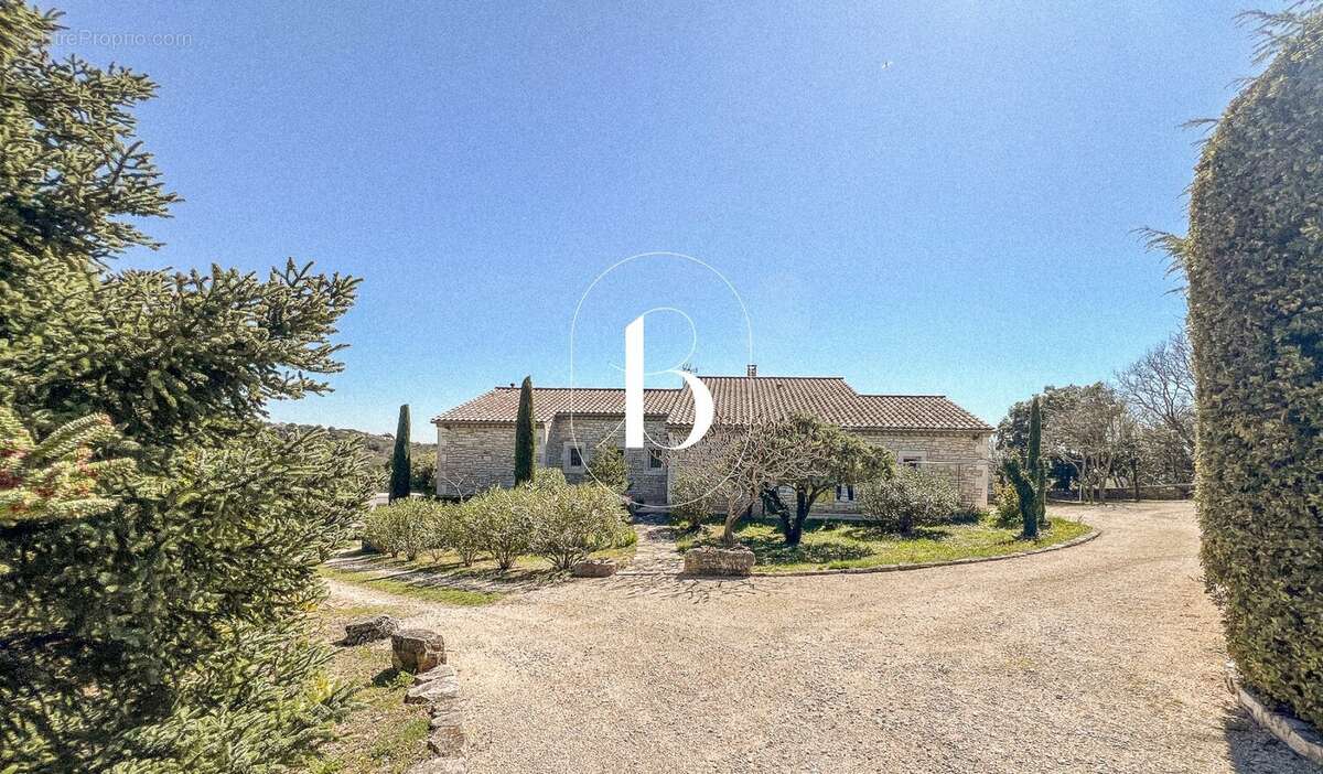 Maison à ORGNAC-L&#039;AVEN